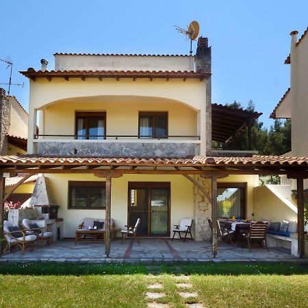 Sani Beach Villa Bagian luar foto