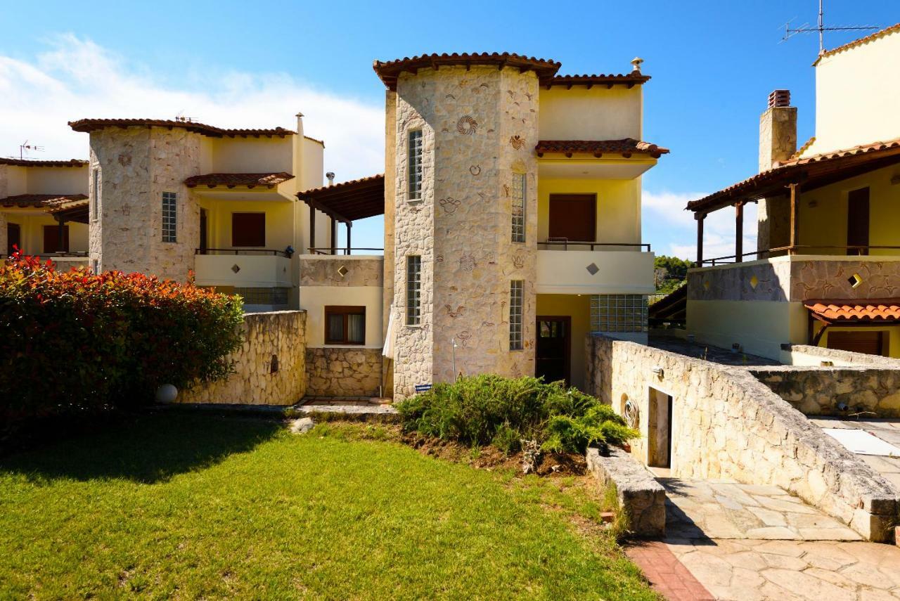 Sani Beach Villa Bagian luar foto