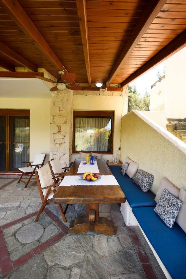 Sani Beach Villa Bagian luar foto