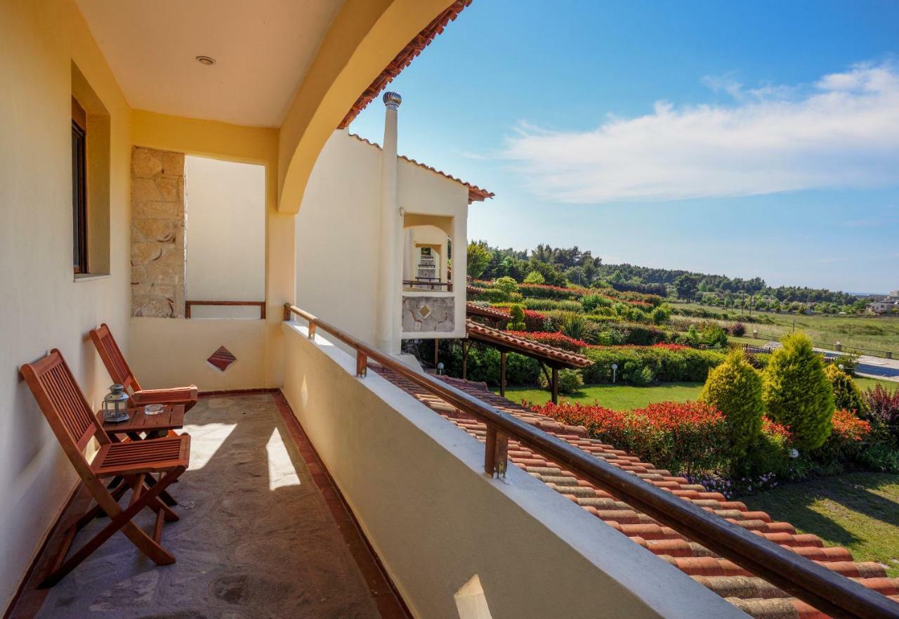 Sani Beach Villa Bagian luar foto