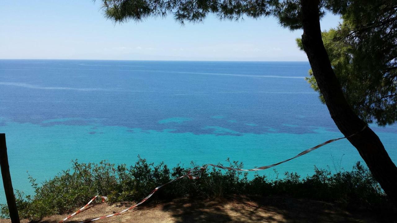 Sani Beach Villa Bagian luar foto