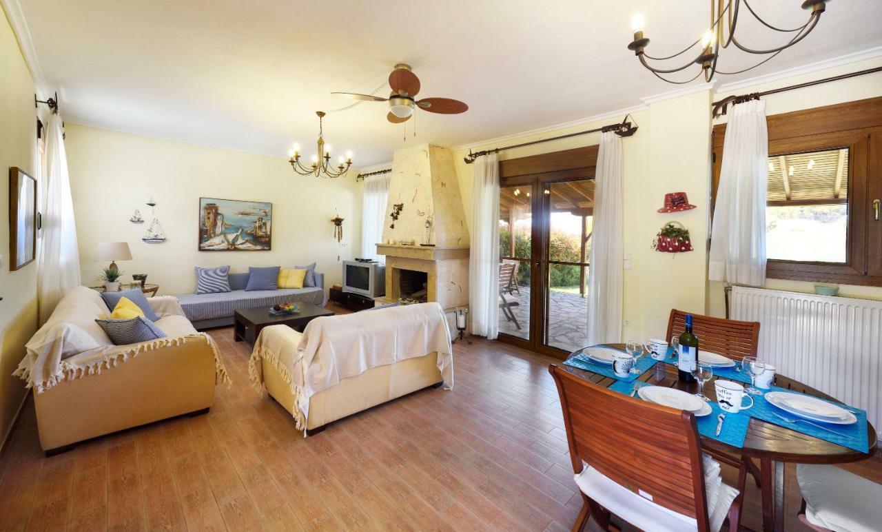 Sani Beach Villa Bagian luar foto