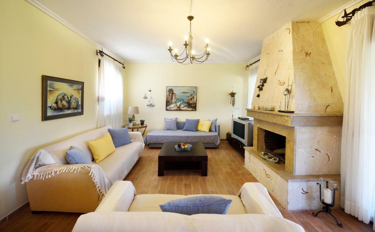 Sani Beach Villa Bagian luar foto