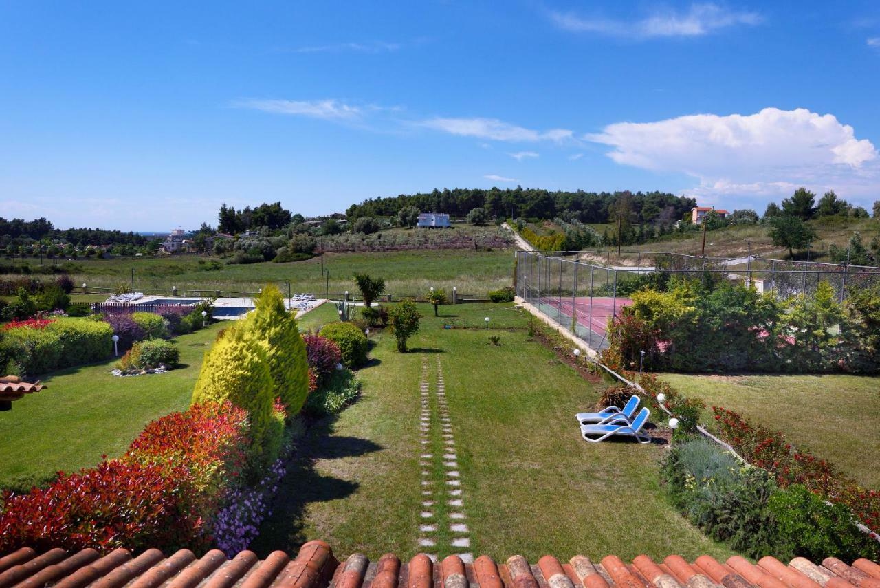 Sani Beach Villa Bagian luar foto