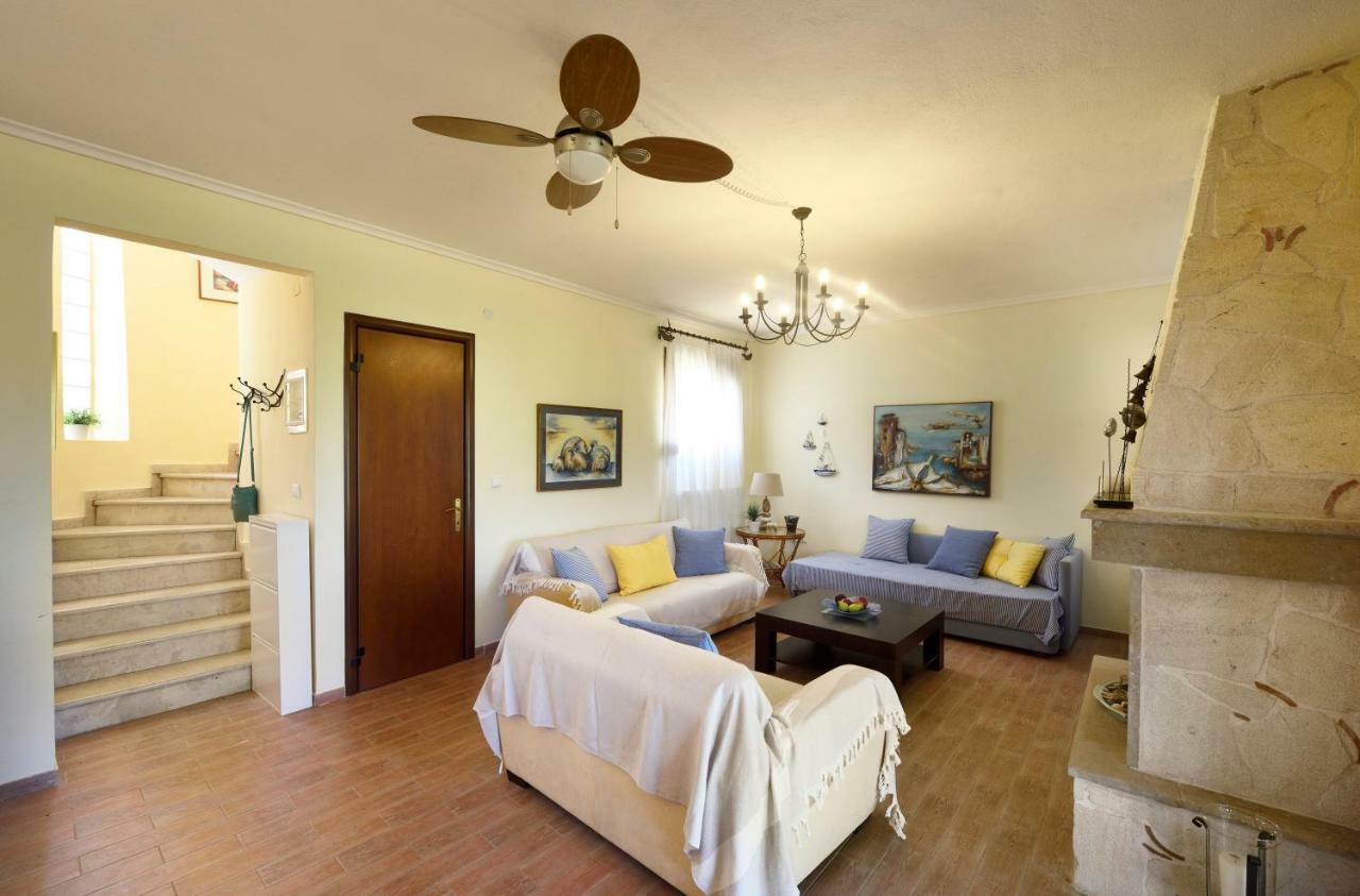 Sani Beach Villa Bagian luar foto