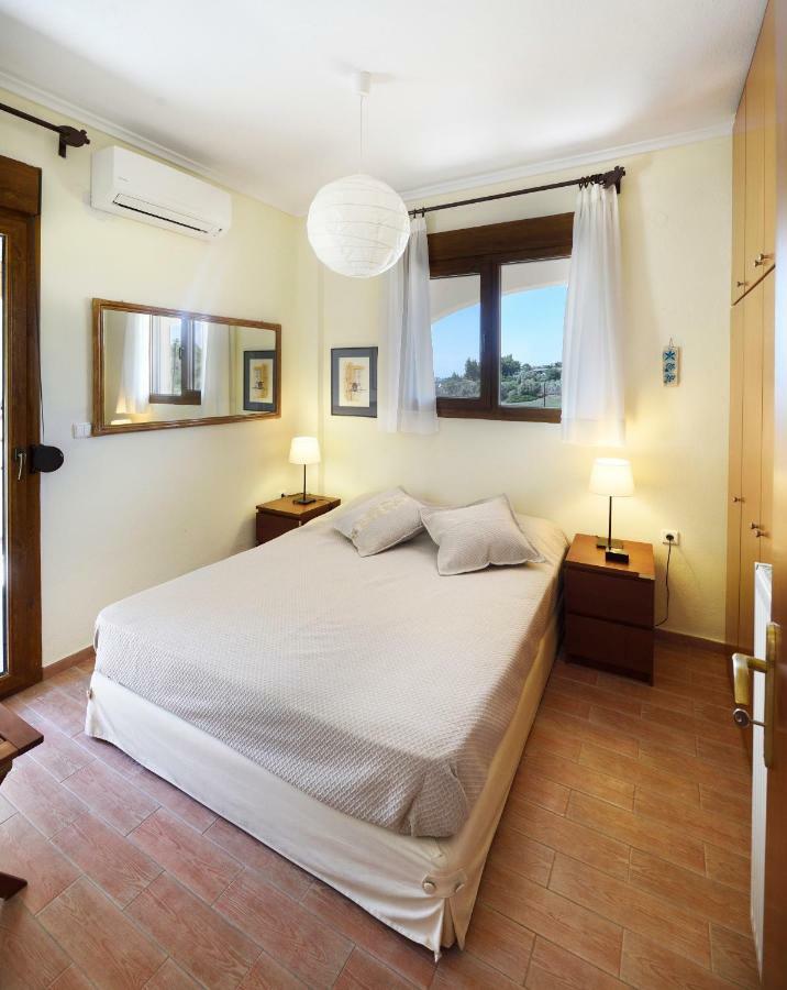 Sani Beach Villa Bagian luar foto