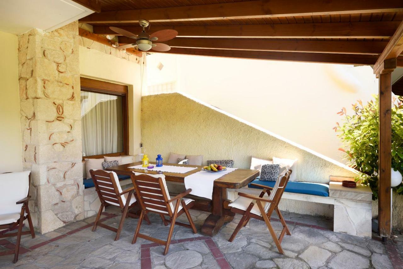 Sani Beach Villa Bagian luar foto