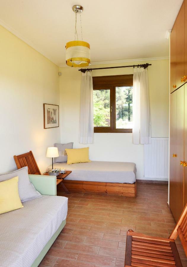Sani Beach Villa Bagian luar foto